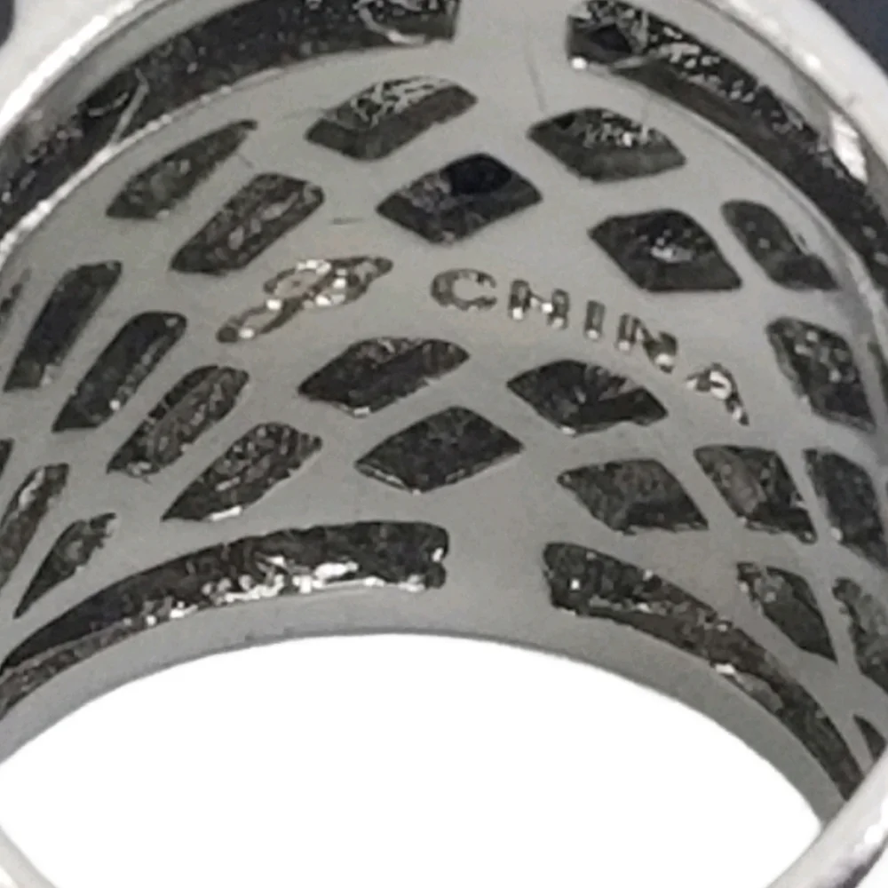 JOAN BOYCE DESIGNER 1980S SILVERTONE, BLACK & CRYSTAL BASKETWEAVE DESIGN RING - Picture 5 of 5